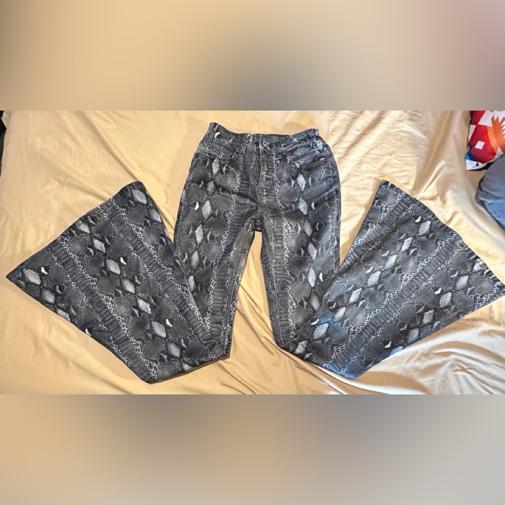 Rock & roll cowgirl pants snakeskin print bell bottoms